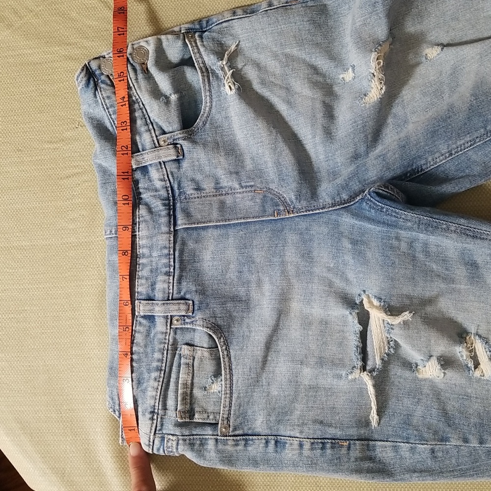 🥳 Host Pick 🥳Garage Lightwash Denim Distressed Bib Overalls - Picture 10 of 12